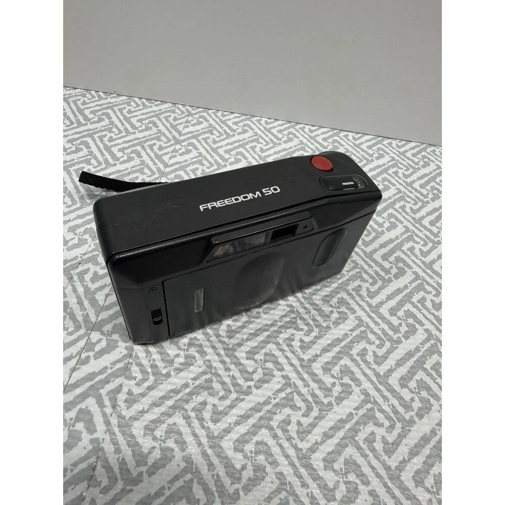 Vtg Minolta Freedom 50 35mm Film Camera Black FOR PARTS OR REPAIR As Is